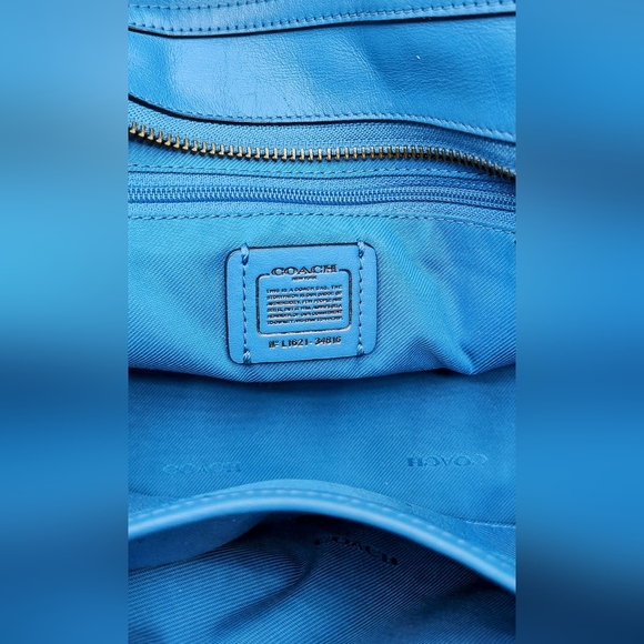 Coach Swagger 21 in Azure Blue Pebbled Leather with Rexy Charm - Picture 12 of 14